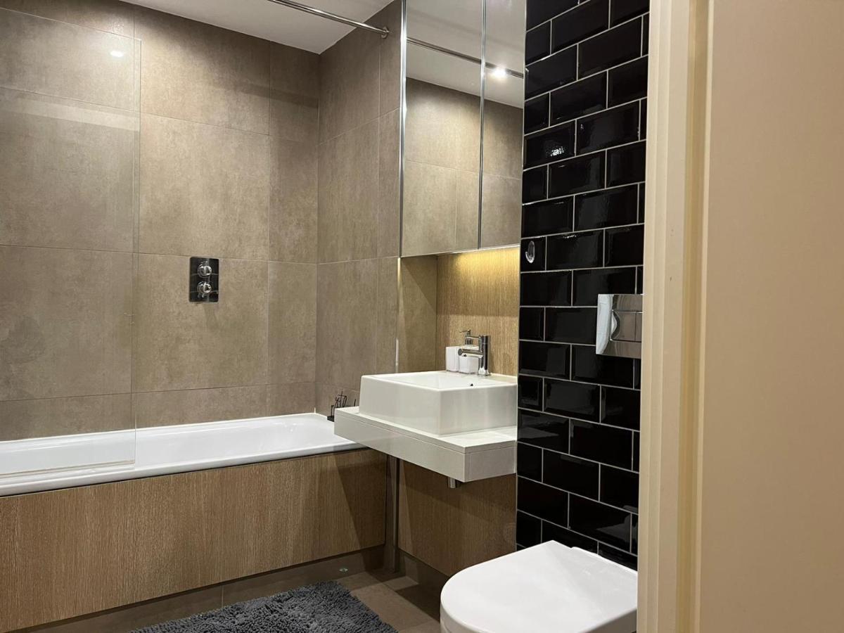 Beautiful Stay In Central Wembley London Exterior foto